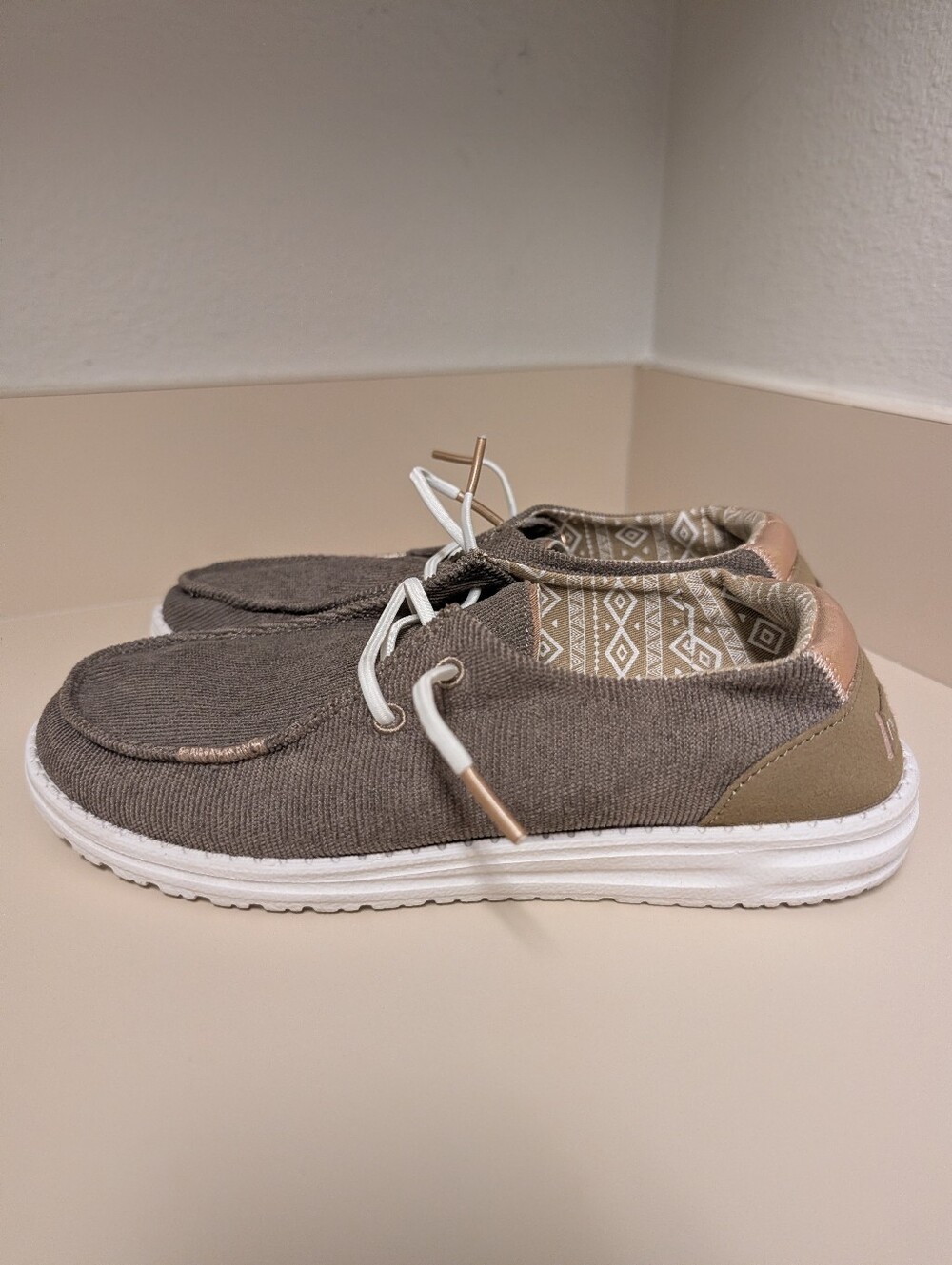 Hey Dude Wendy Corduroy Chestnut Size 8